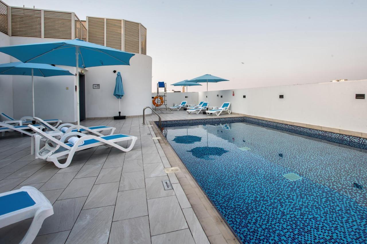 City Avenue Al Reqqa Hotel Dubai Exteriör bild